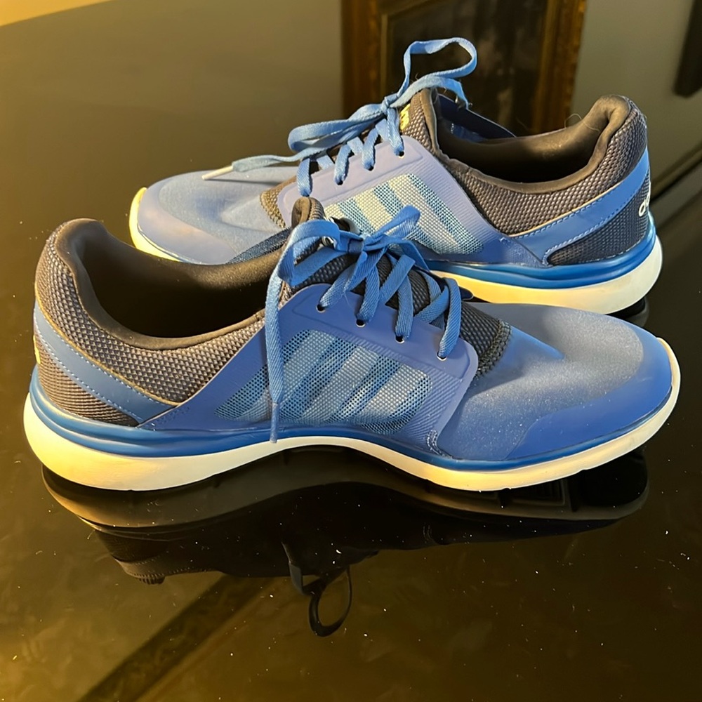Women’s Adidas athletic shoes 9.5 blue